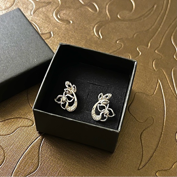 Flower Floral Earrings REAL 18k Solid White Gold stamped 5A Cubic Zircon Fashion - Picture 3 of 4